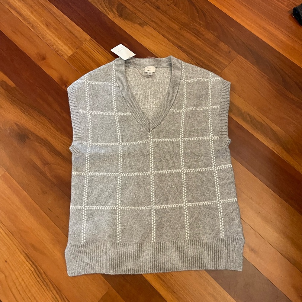 Sweater Vest